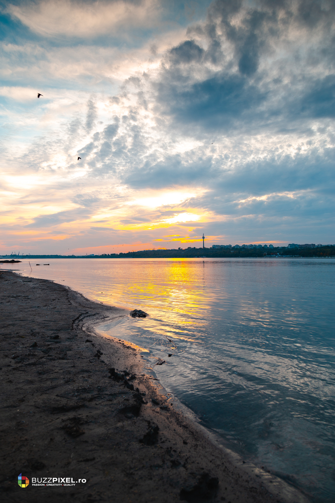 Linistea inaintea apusului la Dunare.