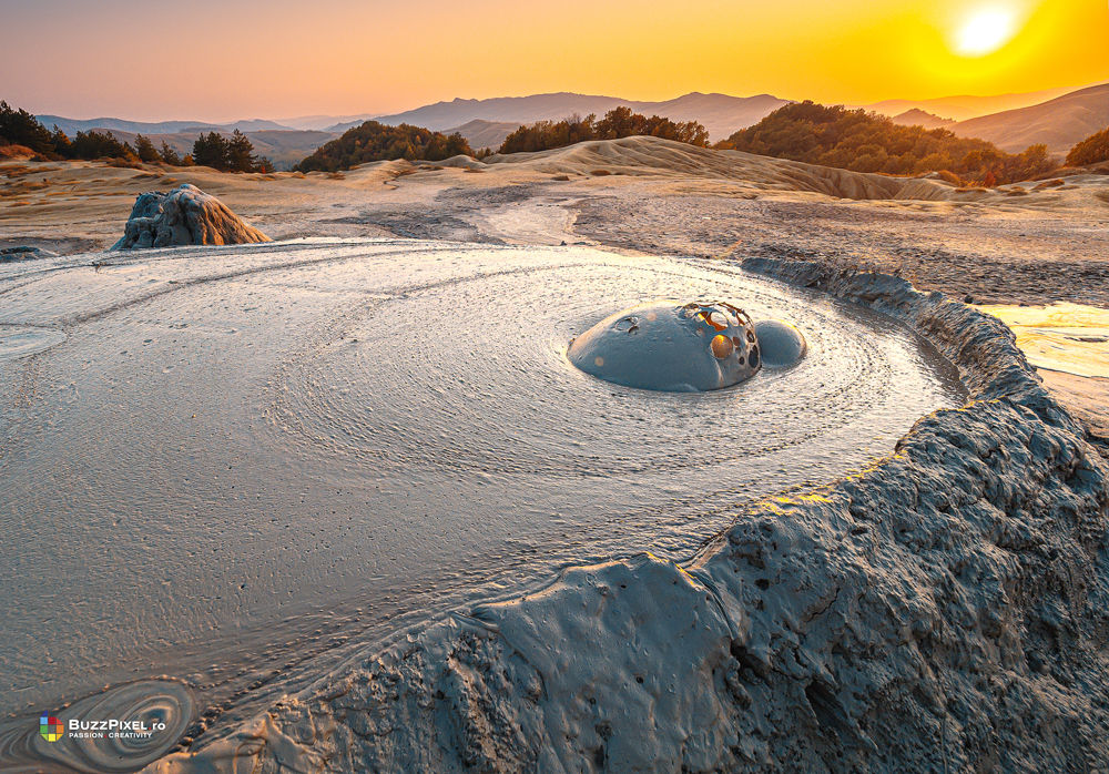 Vulcanii Noroiosi fotografie de BuzzPixel